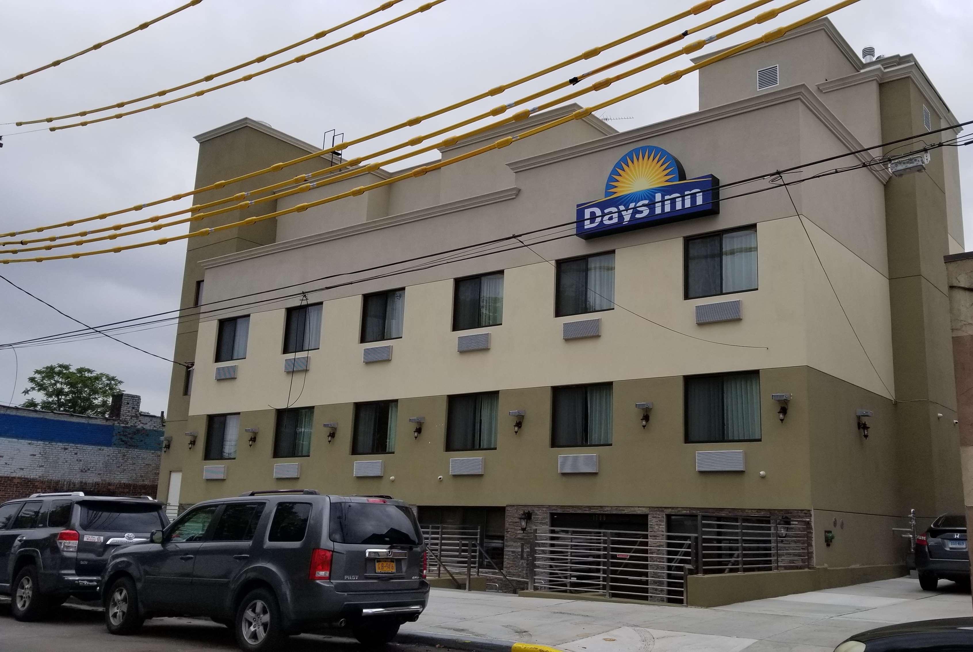Days Inn By Wyndham Brooklyn Marine Park New York Extérieur photo